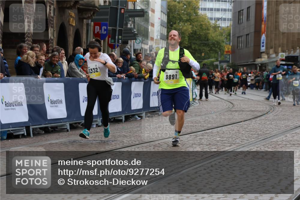 05.10.2025 - 20. swb-Marathon Bremen Strokosch-Dieckow http://msf.ph/oto/9277254 05.10.2025 11:13:14 Ziel 9891, 11332 meine-sportfotos.de