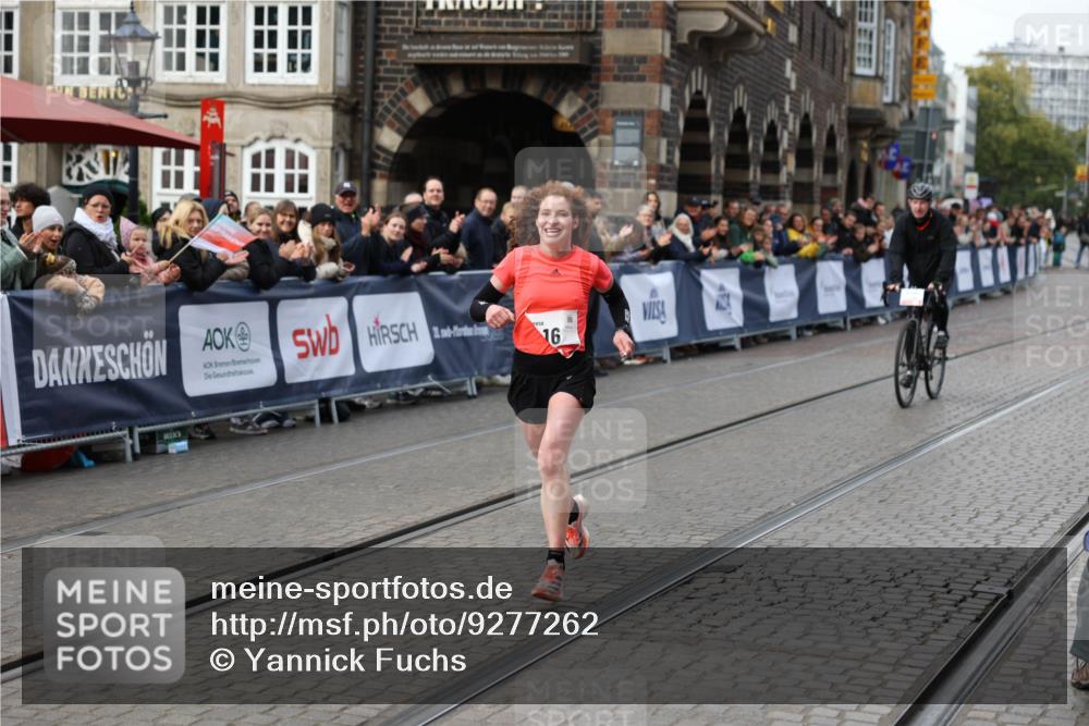05.10.2025 - 20. swb-Marathon Bremen Yannick Fuchs http://msf.ph/oto/9277262 05.10.2025 12:39:20 Ziel 16 meine-sportfotos.de