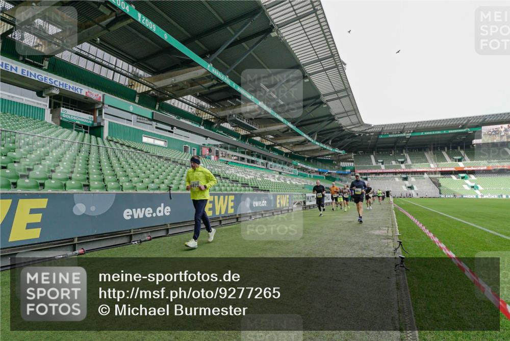 05.10.2025 - 20. swb-Marathon Bremen Michael Burmester http://msf.ph/oto/9277265 05.10.2025 10:29:00 Laufen im Stadion 9218, 9298, 9366, 9404, 9406, 9428, 9478, 9555, 9556, 9562, 9626, 9627, 9641, 9665, 9693, 9696, 9706, 9729, 9810, 9955, 9969, 9986, 10047, 10062, 10089, 10109, 10131, 10266, 10268, 10303, 10381, 10428, 10519, 10723, 10733, 10789, 10799, 10875, 10888, 10929, 10931, 10953, 10973, 11005, 11057, 11104, 11119, 11187, 11244, 11248, 11292, 11330, 11357, 11561, 11573, 11637, 7414, 9200, 9206, 9207, 9216, 9222, 9223, 9244, 9293, 9366, 9377, 9413, 10177, 10211, 10319 meine-sportfotos.de