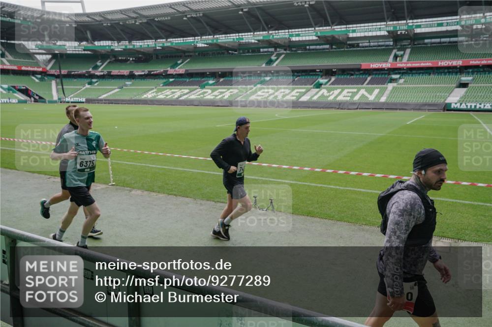 05.10.2025 - 20. swb-Marathon Bremen Michael Burmester http://msf.ph/oto/9277289 05.10.2025 12:56:20 Laufen im Stadion 325, 591, 830, 901, 984, 989, 1261, 1380, 1490, 1679, 1774, 1825, 1931, 2134, 2149, 2263, 2438, 2459, 2490, 2571, 2634, 2942, 3161, 3392, 3606, 3612, 3749, 3980, 4052, 4079, 4101, 4116, 4149, 4288, 4432, 4456, 4485, 5246, 5255, 5370, 5419, 5469, 5490, 5615, 5691, 5719, 6048, 6070, 6176, 6375, 6441, 6451, 6515, 6615, 6689, 6744, 6797, 6820, 6864, 6926, 6937, 7000, 7292, 7320, 7431, 7783, 7920, 8060, 8144, 8222, 78, 240, 1490, 2162, 2884, 3074, 3515, 3612, 4079, 4195, 4456 meine-sportfotos.de