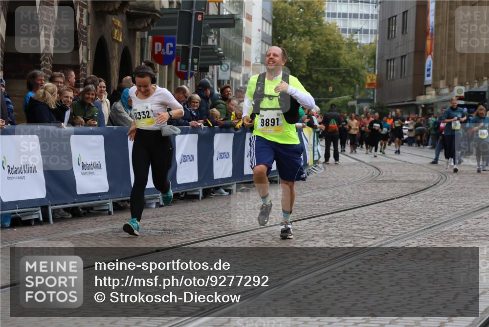 05.10.2025 - 20. swb-Marathon Bremen Strokosch-Dieckow http://msf.ph/oto/9277292 05.10.2025 11:13:14 Ziel 9891, 11332 meine-sportfotos.de