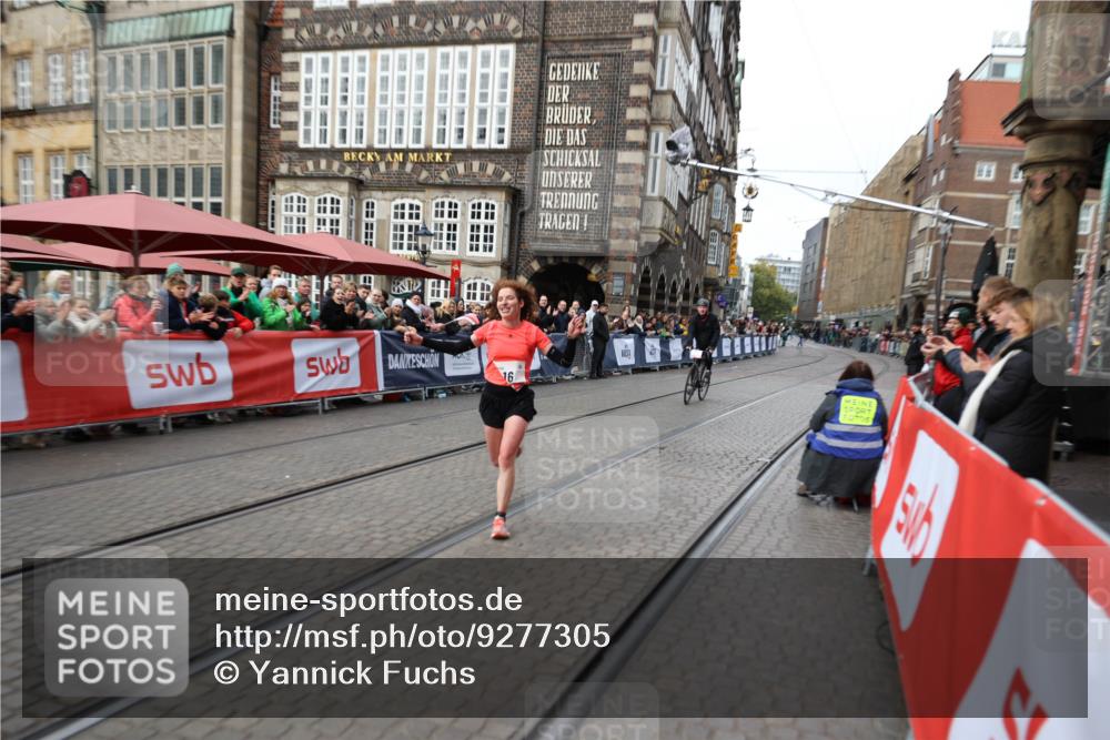 05.10.2025 - 20. swb-Marathon Bremen Yannick Fuchs http://msf.ph/oto/9277305 05.10.2025 12:39:21 Ziel 16 meine-sportfotos.de