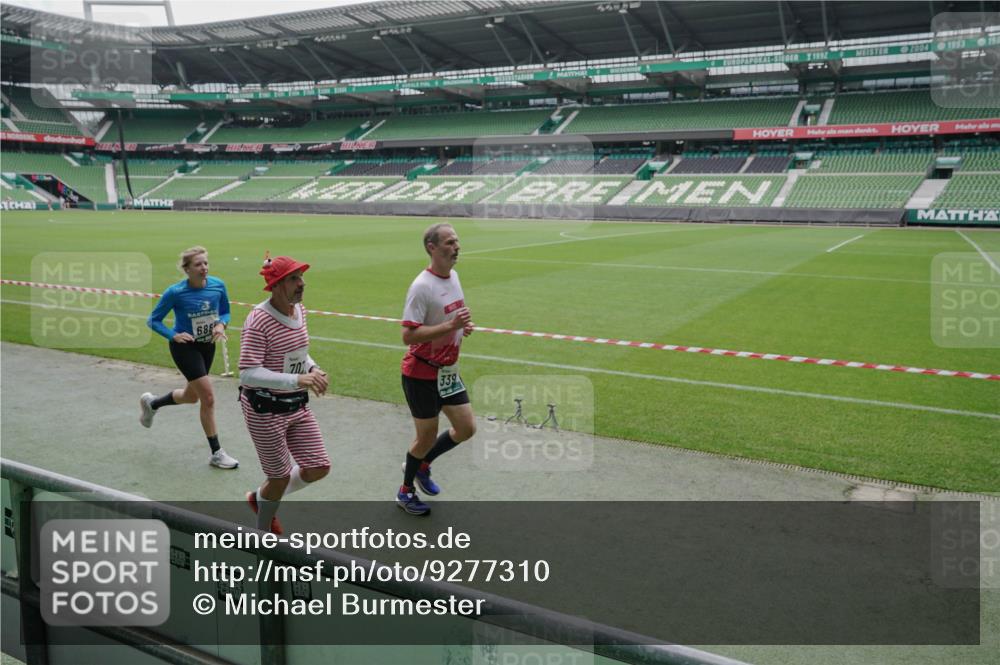 05.10.2025 - 20. swb-Marathon Bremen Michael Burmester http://msf.ph/oto/9277310 05.10.2025 12:56:22 Laufen im Stadion 325, 591, 830, 901, 984, 989, 1261, 1380, 1679, 1774, 1825, 1931, 2134, 2149, 2263, 2438, 2490, 2571, 2634, 2942, 3161, 3392, 3606, 3749, 3980, 4052, 4101, 4149, 4288, 4432, 4485, 5246, 5255, 5370, 5419, 5469, 5490, 5615, 5691, 5719, 6070, 6176, 6375, 6441, 6451, 6515, 6615, 6689, 6744, 6797, 6820, 6864, 6926, 7000, 7292, 7320, 7431, 7783, 7920, 8060, 8144, 8222, 78, 240, 1490, 2162, 2459, 2884, 3074, 3515, 3612, 4079, 4116, 4195, 4456, 5691 meine-sportfotos.de