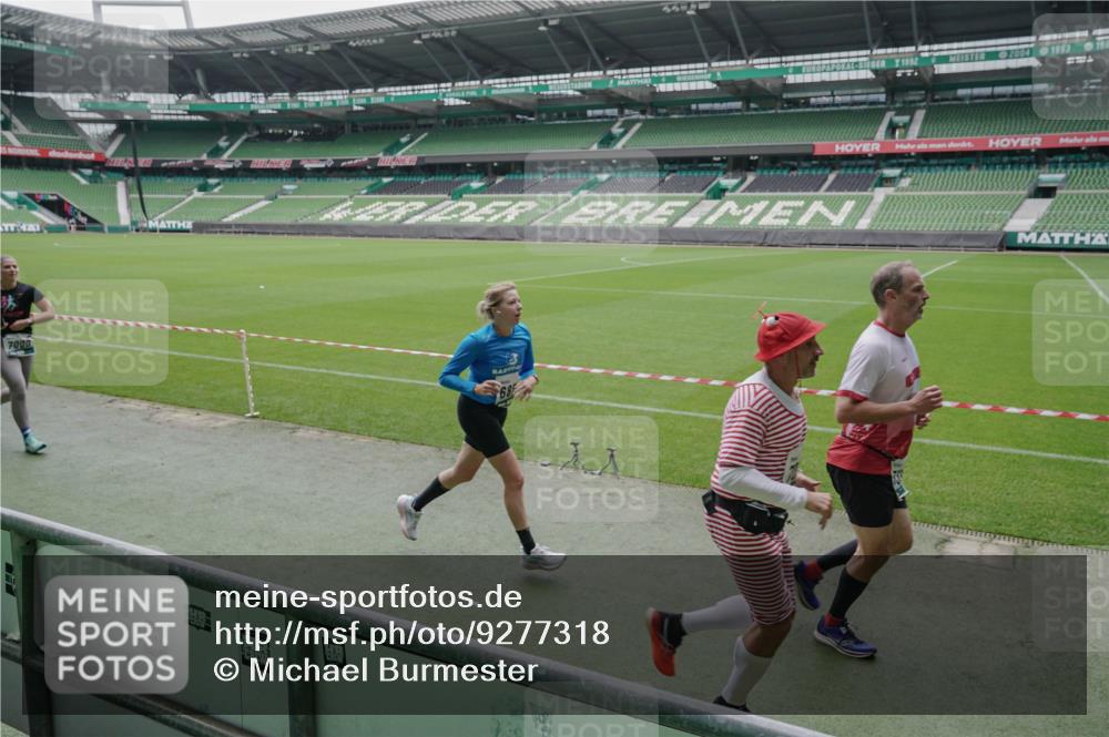 05.10.2025 - 20. swb-Marathon Bremen Michael Burmester http://msf.ph/oto/9277318 05.10.2025 12:56:23 Laufen im Stadion 325, 591, 830, 901, 984, 989, 1161, 1261, 1380, 1679, 1774, 1825, 1931, 2134, 2149, 2263, 2438, 2490, 2571, 2634, 2942, 3161, 3392, 3606, 3749, 3980, 4052, 4101, 4149, 4288, 4432, 4485, 5246, 5255, 5370, 5419, 5469, 5490, 5615, 5719, 6070, 6176, 6375, 6441, 6451, 6515, 6615, 6689, 6744, 6797, 6864, 6926, 7000, 7283, 7292, 7320, 7431, 7783, 7920, 8060, 8144, 8222, 78, 240, 1490, 2162, 2459, 2884, 3074, 3515, 3612, 4079, 4116, 4195, 4456, 5691 meine-sportfotos.de