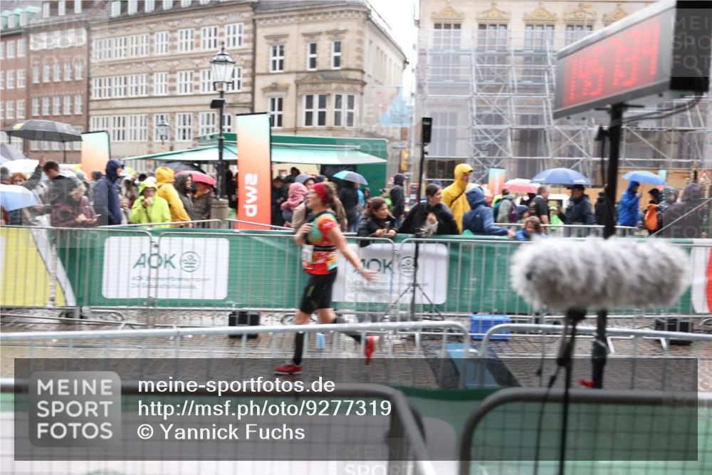 05.10.2025 - 20. swb-Marathon Bremen Yannick Fuchs http://msf.ph/oto/9277319 05.10.2025 14:57:33 Ziel 1778 meine-sportfotos.de