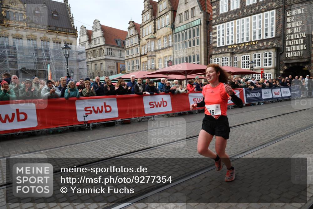05.10.2025 - 20. swb-Marathon Bremen Yannick Fuchs http://msf.ph/oto/9277354 05.10.2025 12:39:22 Ziel 16 meine-sportfotos.de