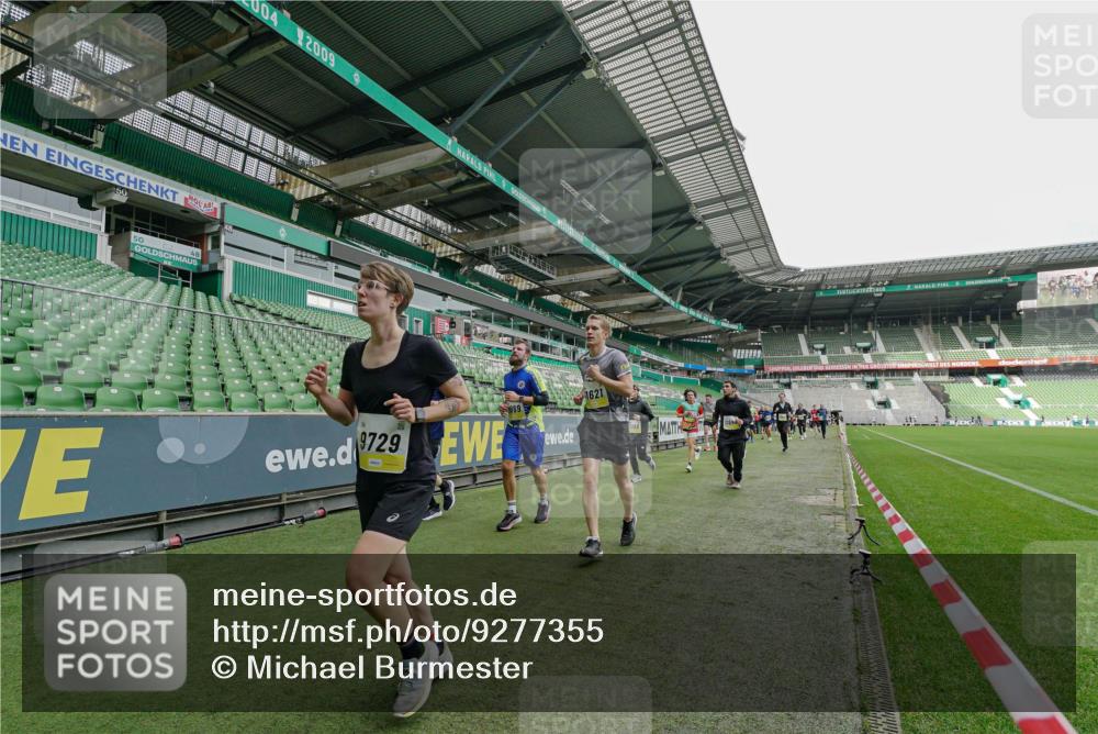 05.10.2025 - 20. swb-Marathon Bremen Michael Burmester http://msf.ph/oto/9277355 05.10.2025 10:29:13 Laufen im Stadion 8787, 9218, 9404, 9428, 9478, 9555, 9556, 9562, 9626, 9627, 9641, 9674, 9693, 9696, 9729, 9810, 9924, 9929, 9958, 9969, 9986, 10062, 10073, 10089, 10109, 10131, 10381, 10400, 10519, 10601, 10685, 10715, 10723, 10733, 10799, 10875, 10888, 10929, 10951, 10973, 11005, 11022, 11057, 11119, 11187, 11288, 11292, 11330, 11357, 11561, 11573, 11637, 9207, 9216, 9222, 9223, 9293, 9298, 9366, 9377, 9406, 9665, 9706, 9955, 10047, 10109, 10266, 10268, 10303, 10875, 10931 meine-sportfotos.de