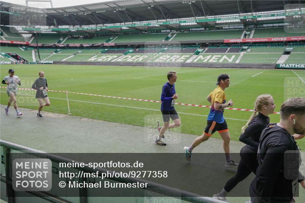 05.10.2025 - 20. swb-Marathon Bremen Michael Burmester http://msf.ph/oto/9277358 05.10.2025 12:56:27 Laufen im Stadion 325, 591, 830, 901, 984, 989, 1161, 1380, 1679, 1825, 1931, 2134, 2149, 2263, 2438, 2490, 2571, 2634, 3161, 3392, 3606, 3749, 3980, 4052, 4101, 4149, 4288, 4432, 4485, 5246, 5255, 5370, 5419, 5469, 5490, 5615, 6070, 6176, 6375, 6441, 6451, 6515, 6689, 6797, 6864, 6926, 7000, 7283, 7292, 7320, 7431, 7490, 7783, 7920, 8060, 8144, 8222, 9054, 78, 240, 1261, 1490, 1774, 1825, 2162, 2459, 2884, 2942, 3074, 3515, 3612, 4079, 4116, 4195, 4456, 5615, 5691, 5719, 6515 meine-sportfotos.de