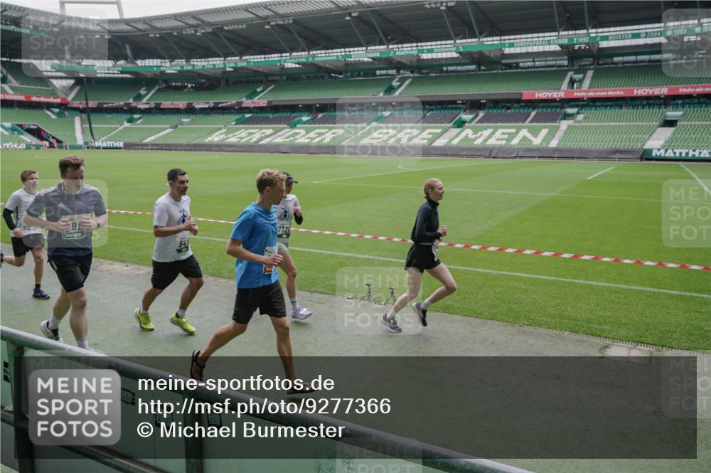 05.10.2025 - 20. swb-Marathon Bremen Michael Burmester http://msf.ph/oto/9277366 05.10.2025 12:56:28 Laufen im Stadion 325, 591, 830, 901, 984, 989, 1161, 1380, 1679, 1931, 2134, 2149, 2263, 2438, 2490, 2571, 2634, 3161, 3392, 3606, 3749, 3980, 4052, 4101, 4149, 4288, 4432, 4485, 5246, 5255, 5370, 5419, 5469, 5490, 6070, 6176, 6375, 6441, 6451, 6689, 6797, 6864, 6926, 7000, 7283, 7292, 7320, 7431, 7490, 7783, 7920, 8060, 8144, 8222, 8564, 9054, 78, 240, 1261, 1490, 1774, 1825, 2162, 2459, 2884, 2942, 3074, 3515, 3612, 4079, 4116, 4195, 4456, 5615, 5691, 5719, 6515 meine-sportfotos.de