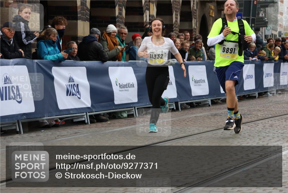 05.10.2025 - 20. swb-Marathon Bremen Strokosch-Dieckow http://msf.ph/oto/9277371 05.10.2025 11:13:15 Ziel 9891, 11332 meine-sportfotos.de