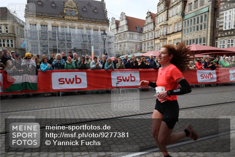 05.10.2025 - 20. swb-Marathon Bremen Yannick Fuchs http://msf.ph/oto/9277381 05.10.2025 12:39:22 Ziel 16 meine-sportfotos.de