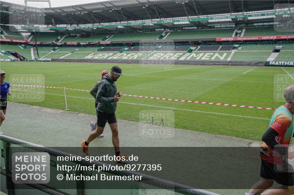05.10.2025 - 20. swb-Marathon Bremen Michael Burmester http://msf.ph/oto/9277395 05.10.2025 12:56:30 Laufen im Stadion 325, 591, 830, 901, 984, 989, 1161, 1380, 1679, 1931, 2134, 2149, 2263, 2438, 2490, 2571, 2634, 3161, 3392, 3606, 3749, 3980, 4052, 4101, 4149, 4288, 4432, 4485, 5246, 5255, 5370, 5419, 5469, 5490, 6070, 6176, 6375, 6441, 6451, 6689, 6797, 6864, 6926, 7000, 7283, 7292, 7320, 7431, 7490, 7783, 7920, 8060, 8144, 8222, 8564, 9054, 78, 240, 1261, 1490, 1774, 1825, 1931, 2162, 2459, 2490, 2884, 2942, 3074, 3515, 3612, 4079, 4116, 4195, 4456, 5615, 5691, 5719, 6515 meine-sportfotos.de