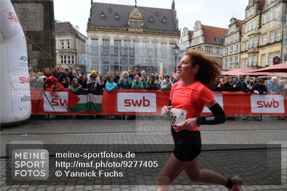 05.10.2025 - 20. swb-Marathon Bremen Yannick Fuchs http://msf.ph/oto/9277405 05.10.2025 12:39:22 Ziel 16 meine-sportfotos.de