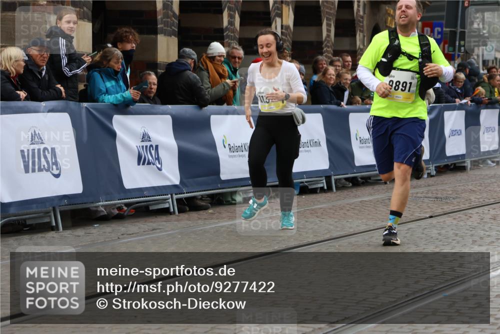 05.10.2025 - 20. swb-Marathon Bremen Strokosch-Dieckow http://msf.ph/oto/9277422 05.10.2025 11:13:15 Ziel 9891, 11332 meine-sportfotos.de