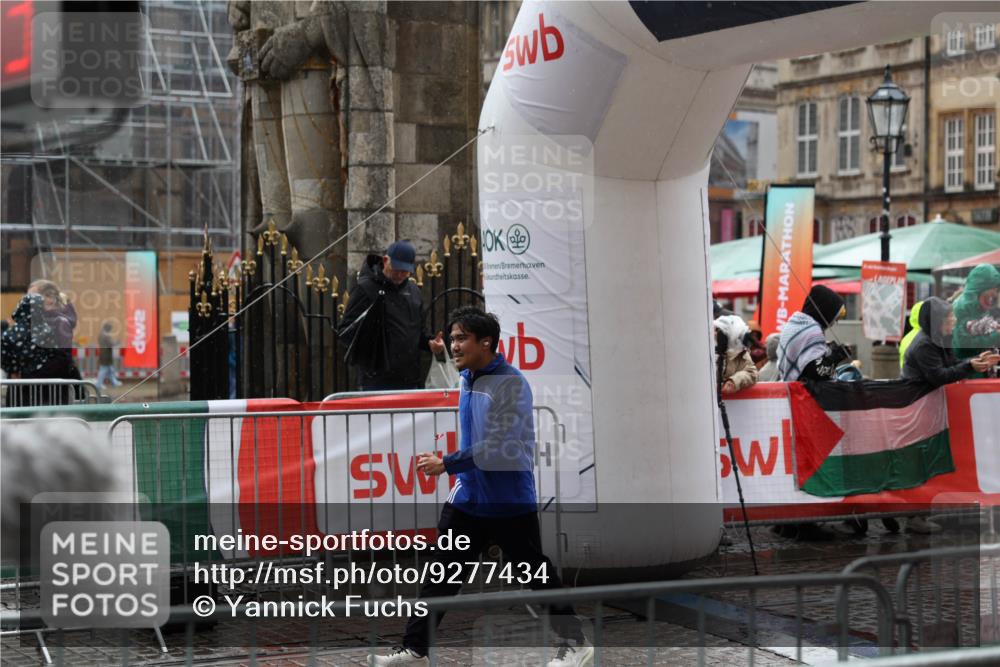 05.10.2025 - 20. swb-Marathon Bremen Yannick Fuchs http://msf.ph/oto/9277434 05.10.2025 14:57:52 Ziel 3530 meine-sportfotos.de