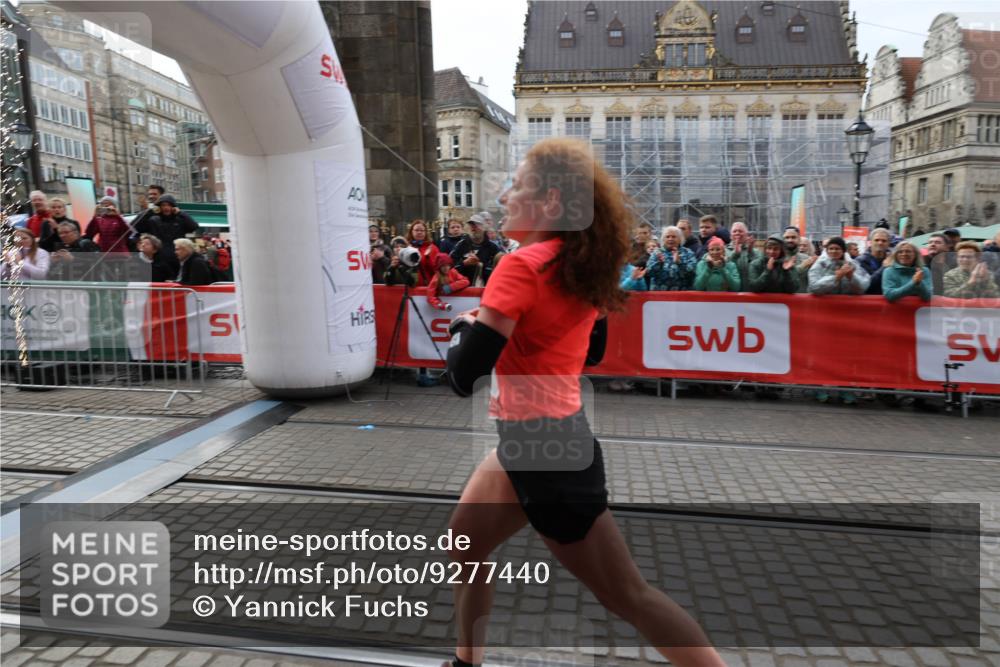 05.10.2025 - 20. swb-Marathon Bremen Yannick Fuchs http://msf.ph/oto/9277440 05.10.2025 12:39:22 Ziel 16 meine-sportfotos.de