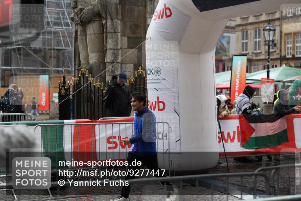 05.10.2025 - 20. swb-Marathon Bremen Yannick Fuchs http://msf.ph/oto/9277447 05.10.2025 14:57:53 Ziel 3530 meine-sportfotos.de