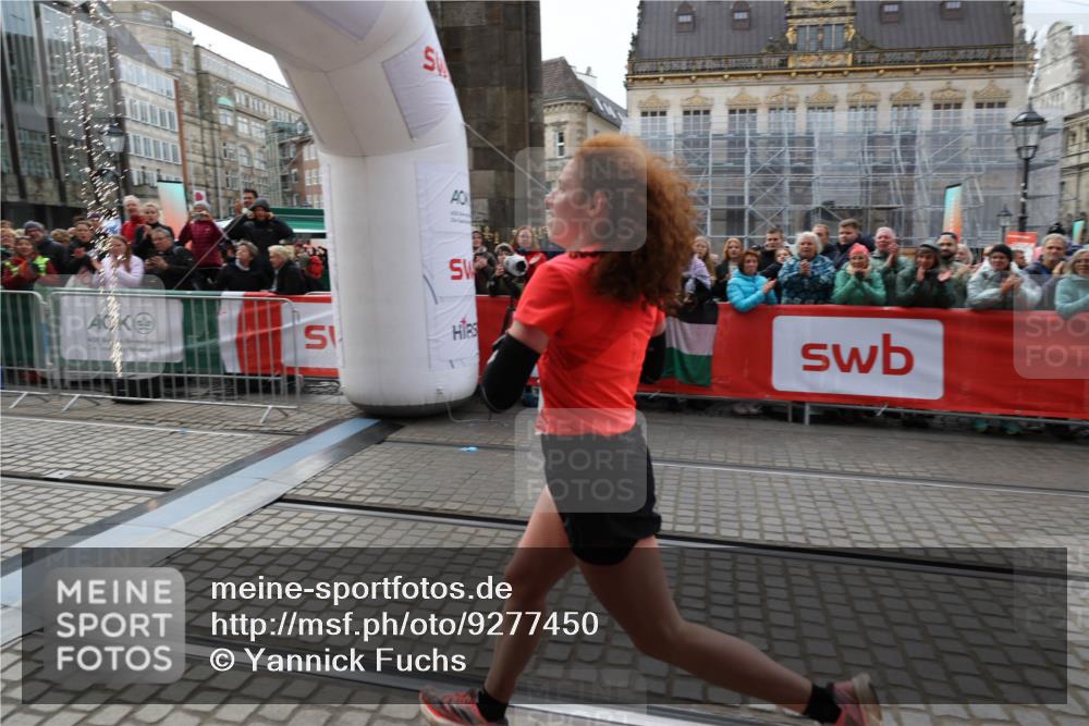 05.10.2025 - 20. swb-Marathon Bremen Yannick Fuchs http://msf.ph/oto/9277450 05.10.2025 12:39:23 Ziel 16 meine-sportfotos.de