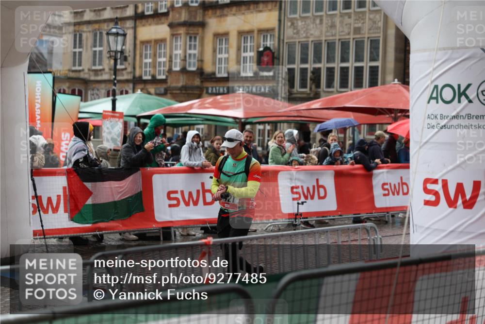 05.10.2025 - 20. swb-Marathon Bremen Yannick Fuchs http://msf.ph/oto/9277485 05.10.2025 14:58:03 Ziel 1421 meine-sportfotos.de
