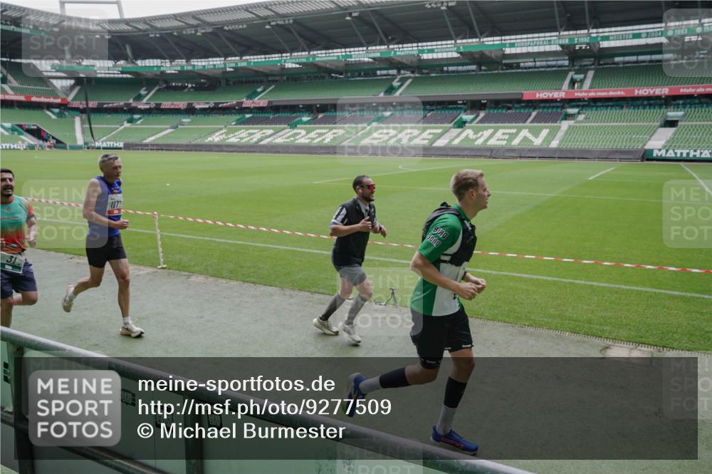 05.10.2025 - 20. swb-Marathon Bremen Michael Burmester http://msf.ph/oto/9277509 05.10.2025 12:56:57 Laufen im Stadion 31, 246, 299, 305, 479, 591, 833, 1161, 1380, 1382, 1595, 1627, 1679, 1971, 1977, 2166, 2263, 2269, 2436, 2438, 2571, 2634, 3392, 3471, 3606, 3813, 3980, 4101, 4484, 5104, 5246, 5255, 5419, 5469, 5503, 5664, 6176, 6250, 6267, 6375, 6451, 6493, 6510, 6768, 6864, 6926, 7000, 7017, 7086, 7283, 7292, 7320, 7390, 7431, 7490, 7546, 7578, 7783, 7920, 8479, 8564, 8903, 8973, 9054, 9129, 325, 830, 901, 989, 2134, 2149, 3161, 4052, 4485, 5370, 5490, 6070, 6441, 8144 meine-sportfotos.de
