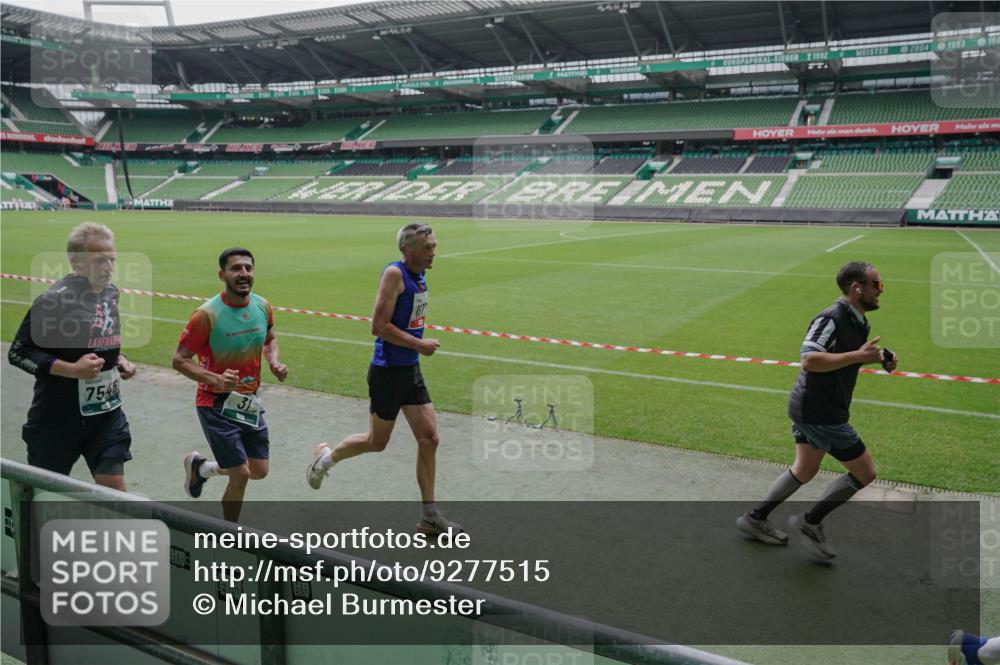05.10.2025 - 20. swb-Marathon Bremen Michael Burmester http://msf.ph/oto/9277515 05.10.2025 12:56:58 Laufen im Stadion 31, 246, 299, 305, 479, 591, 833, 1161, 1380, 1382, 1595, 1627, 1679, 1971, 1977, 2166, 2263, 2269, 2436, 2438, 2571, 2634, 3392, 3471, 3606, 3813, 3980, 4101, 4484, 5104, 5246, 5255, 5419, 5469, 5503, 5664, 6176, 6250, 6267, 6375, 6451, 6493, 6510, 6768, 6864, 6926, 7000, 7017, 7086, 7283, 7292, 7320, 7390, 7431, 7490, 7546, 7578, 7783, 7920, 8479, 8564, 8903, 8973, 9054, 9129, 325, 830, 901, 989, 2134, 2149, 3161, 4052, 4485, 5370, 5490, 6070, 6441 meine-sportfotos.de