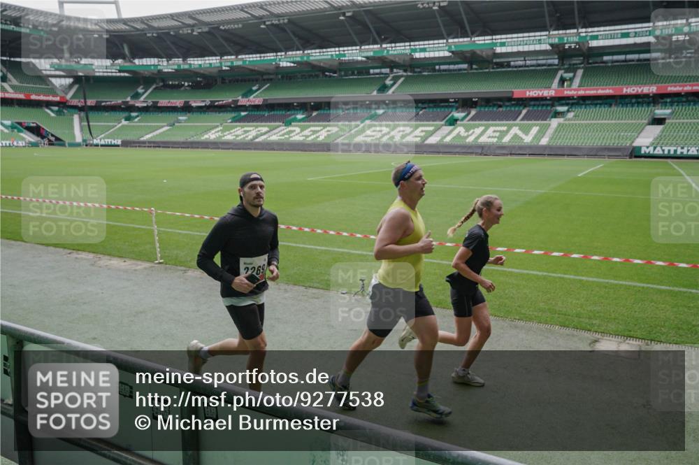 05.10.2025 - 20. swb-Marathon Bremen Michael Burmester http://msf.ph/oto/9277538 05.10.2025 12:57:01 Laufen im Stadion 31, 237, 246, 299, 305, 479, 591, 613, 833, 1161, 1380, 1382, 1595, 1627, 1679, 1971, 1977, 2166, 2263, 2269, 2436, 2438, 2522, 2571, 2634, 3392, 3471, 3606, 3813, 3980, 4101, 4484, 5104, 5246, 5255, 5419, 5503, 5664, 6250, 6267, 6375, 6451, 6486, 6493, 6510, 6768, 6864, 6926, 7000, 7017, 7086, 7283, 7320, 7371, 7390, 7431, 7490, 7546, 7578, 7783, 8023, 8479, 8564, 8903, 8973, 9054, 9129, 325, 830, 901, 989, 2134, 2149, 3161, 4052, 4485, 5469, 5490, 6070, 6441 meine-sportfotos.de