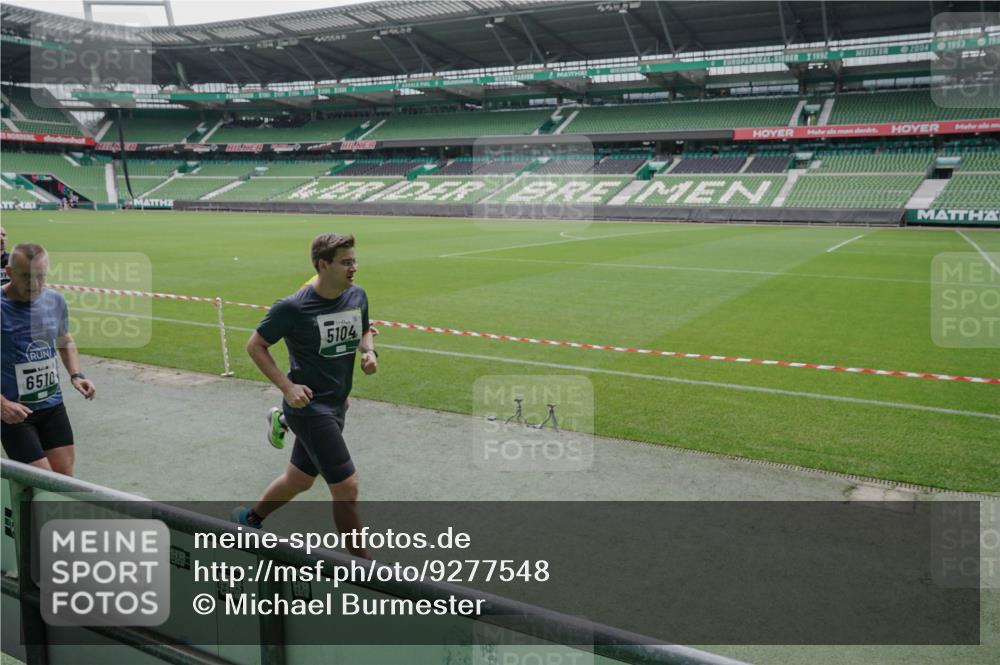 05.10.2025 - 20. swb-Marathon Bremen Michael Burmester http://msf.ph/oto/9277548 05.10.2025 12:57:03 Laufen im Stadion 31, 237, 246, 299, 305, 479, 591, 613, 833, 1161, 1380, 1382, 1595, 1627, 1679, 1971, 1977, 2166, 2263, 2269, 2436, 2522, 2571, 2634, 3392, 3471, 3591, 3606, 3813, 3980, 4101, 4484, 4821, 5104, 5246, 5255, 5419, 5503, 5664, 6250, 6267, 6375, 6451, 6486, 6493, 6510, 6768, 6864, 6926, 7000, 7017, 7086, 7283, 7320, 7371, 7390, 7431, 7490, 7546, 7578, 7783, 8023, 8479, 8564, 8903, 8964, 8973, 9054, 9129, 325, 830, 901, 989, 1380, 2134, 2149, 2438, 3161, 4052, 4485, 5469, 6070 meine-sportfotos.de