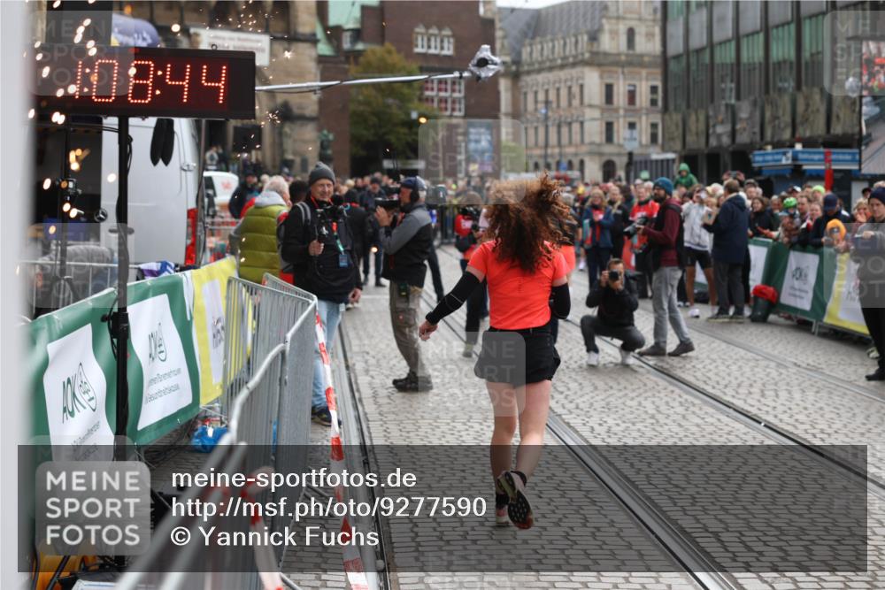 05.10.2025 - 20. swb-Marathon Bremen Yannick Fuchs http://msf.ph/oto/9277590 05.10.2025 12:39:25 Ziel 16 meine-sportfotos.de