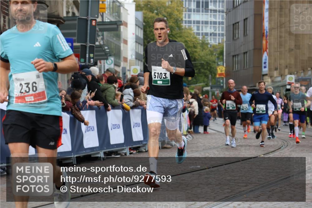 05.10.2025 - 20. swb-Marathon Bremen Strokosch-Dieckow http://msf.ph/oto/9277593 05.10.2025 13:05:17 Ziel 236, 1607, 2092, 2974, 3819, 4291, 4313, 5103, 5264, 7831, 7987, 9114 meine-sportfotos.de