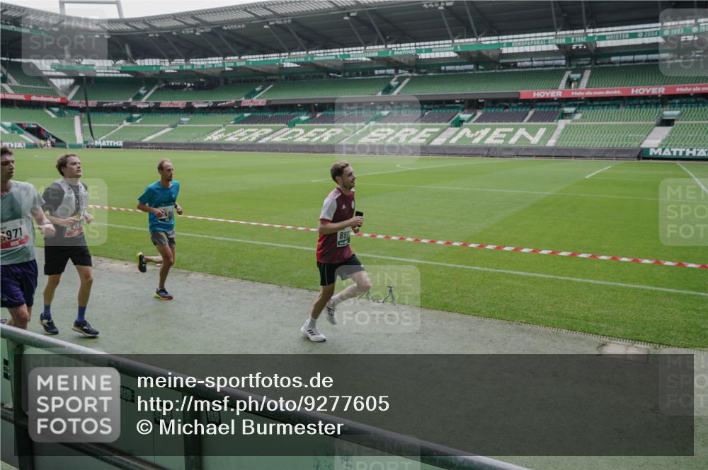 05.10.2025 - 20. swb-Marathon Bremen Michael Burmester http://msf.ph/oto/9277605 05.10.2025 12:57:12 Laufen im Stadion 31, 237, 246, 299, 305, 479, 591, 613, 820, 833, 1161, 1317, 1382, 1595, 1627, 1971, 1977, 2166, 2269, 2436, 2522, 2571, 3396, 3471, 3591, 3606, 3813, 3969, 4484, 4496, 4821, 5104, 5149, 5246, 5255, 5419, 5503, 5664, 6250, 6267, 6451, 6486, 6493, 6510, 6534, 6535, 6768, 6926, 7017, 7086, 7283, 7320, 7371, 7390, 7490, 7546, 7578, 7783, 7940, 8023, 8479, 8564, 8903, 8964, 8973, 9054, 9129, 830, 1380, 1679, 2263, 2438, 2634, 3392, 3980, 4101, 4485, 5469 meine-sportfotos.de
