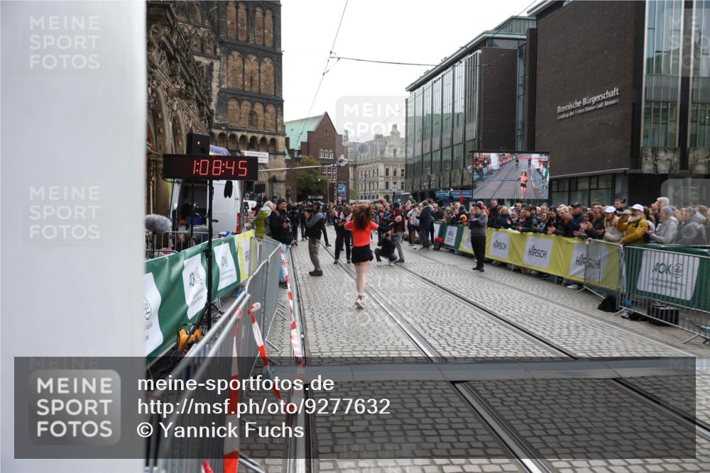 05.10.2025 - 20. swb-Marathon Bremen Yannick Fuchs http://msf.ph/oto/9277632 05.10.2025 12:39:26 Ziel 16 meine-sportfotos.de