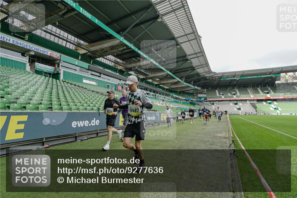 05.10.2025 - 20. swb-Marathon Bremen Michael Burmester http://msf.ph/oto/9277636 05.10.2025 10:29:47 Laufen im Stadion 7202, 8787, 8866, 9014, 9199, 9218, 9233, 9255, 9261, 9369, 9385, 9428, 9435, 9437, 9452, 9485, 9555, 9556, 9578, 9579, 9583, 9630, 9658, 9674, 9689, 9693, 9696, 9704, 9729, 9740, 9761, 9803, 9832, 9889, 9924, 9929, 9958, 9969, 9986, 10073, 10089, 10118, 10170, 10246, 10376, 10400, 10432, 10534, 10601, 10673, 10685, 10715, 10723, 10726, 10733, 10781, 10868, 10877, 10923, 10929, 10932, 10951, 10968, 11005, 11022, 11091, 11119, 11177, 11187, 11208, 11288, 11298 meine-sportfotos.de