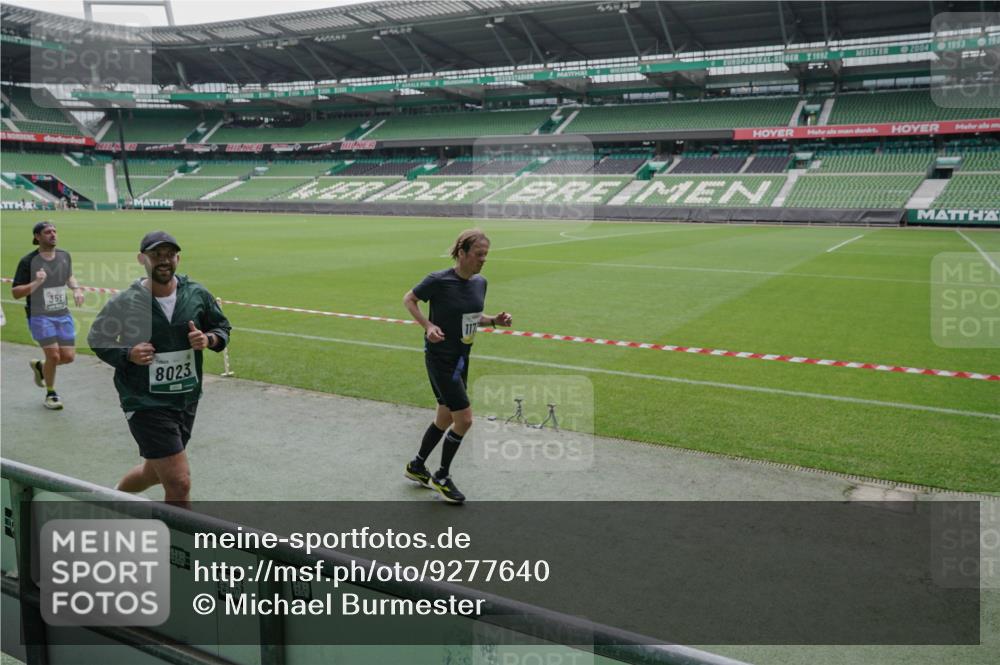 05.10.2025 - 20. swb-Marathon Bremen Michael Burmester http://msf.ph/oto/9277640 05.10.2025 12:57:16 Laufen im Stadion 31, 237, 246, 299, 305, 479, 613, 820, 833, 1161, 1317, 1382, 1491, 1595, 1627, 1971, 1977, 2166, 2269, 2436, 2522, 3396, 3471, 3591, 3798, 3813, 3969, 4089, 4484, 4496, 4821, 5100, 5104, 5149, 5246, 5503, 5664, 6250, 6267, 6451, 6486, 6493, 6510, 6534, 6535, 6768, 6926, 7017, 7086, 7283, 7371, 7390, 7490, 7546, 7578, 7940, 8023, 8479, 8564, 8903, 8964, 8973, 9054, 9129, 9983, 591, 1380, 1679, 2263, 2438, 2571, 2634, 3392, 3606, 3980, 4101, 5255, 5469 meine-sportfotos.de