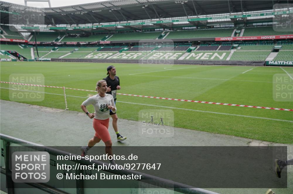 05.10.2025 - 20. swb-Marathon Bremen Michael Burmester http://msf.ph/oto/9277647 05.10.2025 12:57:17 Laufen im Stadion 31, 237, 246, 299, 305, 479, 613, 820, 833, 1161, 1317, 1382, 1491, 1595, 1627, 1971, 1977, 2166, 2269, 2304, 2436, 2522, 3396, 3471, 3591, 3798, 3813, 3969, 4089, 4484, 4496, 4821, 5100, 5104, 5149, 5246, 5503, 5664, 6250, 6267, 6451, 6486, 6493, 6510, 6534, 6535, 6768, 6926, 7017, 7086, 7283, 7371, 7390, 7490, 7546, 7578, 7940, 8023, 8479, 8564, 8801, 8903, 8964, 8973, 9054, 9129, 9983, 591, 1380, 1679, 2263, 2438, 2571, 2634, 3392, 3606, 3980, 4101, 5255, 5469 meine-sportfotos.de