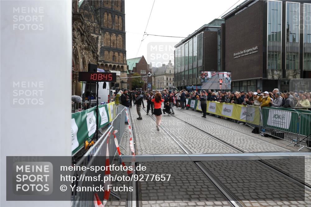 05.10.2025 - 20. swb-Marathon Bremen Yannick Fuchs http://msf.ph/oto/9277657 05.10.2025 12:39:26 Ziel 16 meine-sportfotos.de