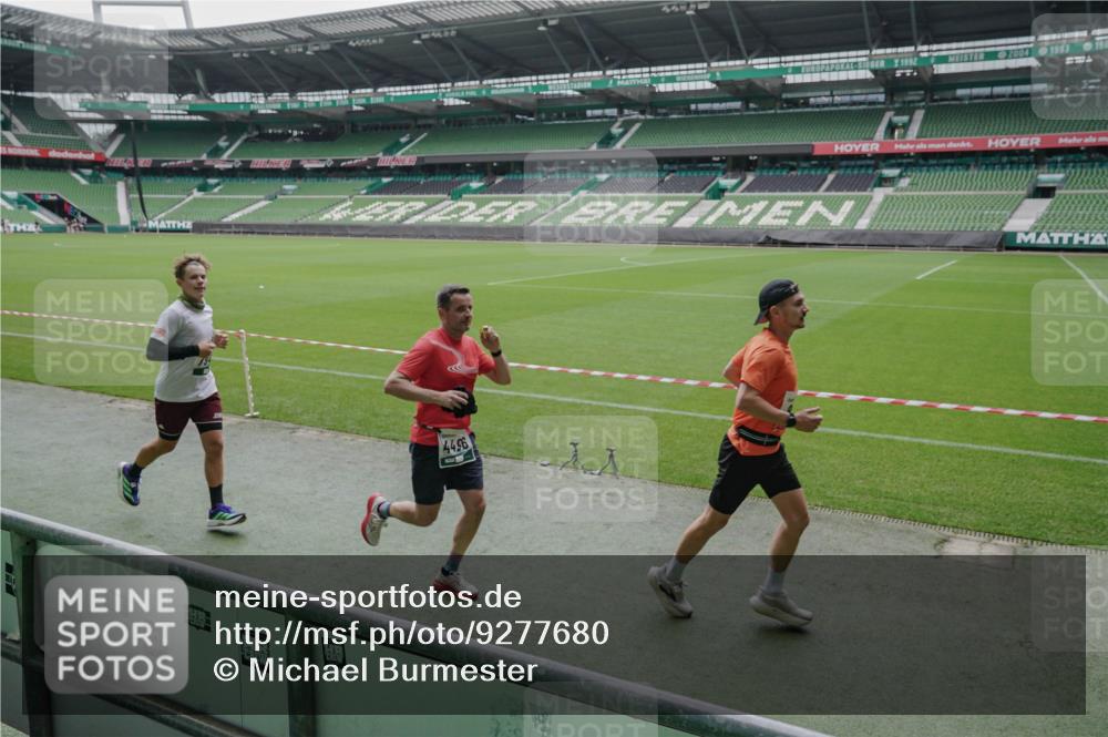 05.10.2025 - 20. swb-Marathon Bremen Michael Burmester http://msf.ph/oto/9277680 05.10.2025 12:57:23 Laufen im Stadion 31, 237, 246, 299, 305, 479, 613, 820, 833, 1161, 1317, 1382, 1491, 1595, 1627, 1971, 1977, 2166, 2269, 2304, 2436, 2522, 3396, 3471, 3591, 3798, 3813, 3969, 3977, 4089, 4484, 4496, 4821, 5100, 5104, 5149, 5503, 5664, 6250, 6267, 6486, 6493, 6510, 6534, 6535, 6768, 7017, 7086, 7283, 7371, 7390, 7490, 7546, 7578, 7731, 7911, 7940, 8023, 8128, 8479, 8564, 8801, 8903, 8964, 8973, 8993, 9054, 9129, 9983, 11658, 591, 1161, 1380, 1679, 2263, 2571, 2634, 3392, 3606, 3980, 4101, 5255 meine-sportfotos.de