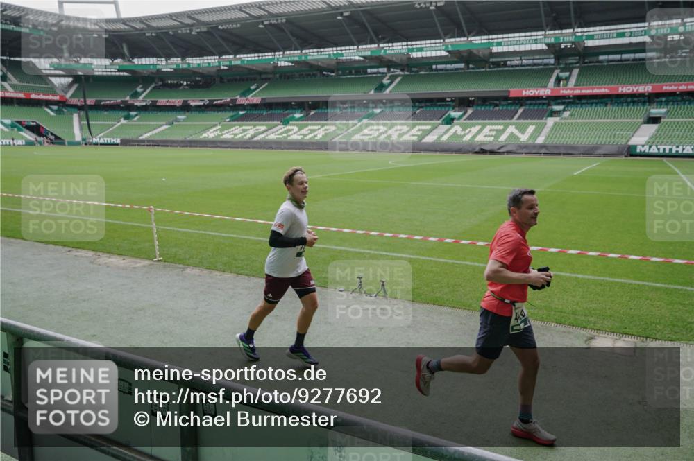 05.10.2025 - 20. swb-Marathon Bremen Michael Burmester http://msf.ph/oto/9277692 05.10.2025 12:57:23 Laufen im Stadion 31, 237, 246, 299, 305, 479, 613, 820, 833, 1161, 1317, 1382, 1491, 1595, 1627, 1971, 1977, 2166, 2269, 2304, 2436, 2522, 3396, 3471, 3591, 3798, 3813, 3969, 3977, 4089, 4484, 4496, 4821, 5100, 5104, 5149, 5503, 5664, 6250, 6267, 6486, 6493, 6510, 6534, 6535, 6768, 7017, 7086, 7283, 7371, 7390, 7490, 7546, 7578, 7731, 7911, 7940, 8023, 8128, 8479, 8564, 8801, 8903, 8964, 8973, 8993, 9054, 9129, 9983, 11658, 591, 1161, 1380, 1679, 2263, 2571, 2634, 3392, 3606, 3980, 4101, 5255 meine-sportfotos.de
