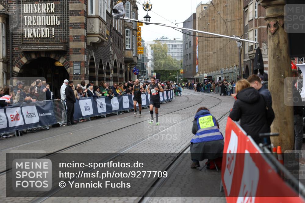 05.10.2025 - 20. swb-Marathon Bremen Yannick Fuchs http://msf.ph/oto/9277709 05.10.2025 12:40:12 Ziel  meine-sportfotos.de