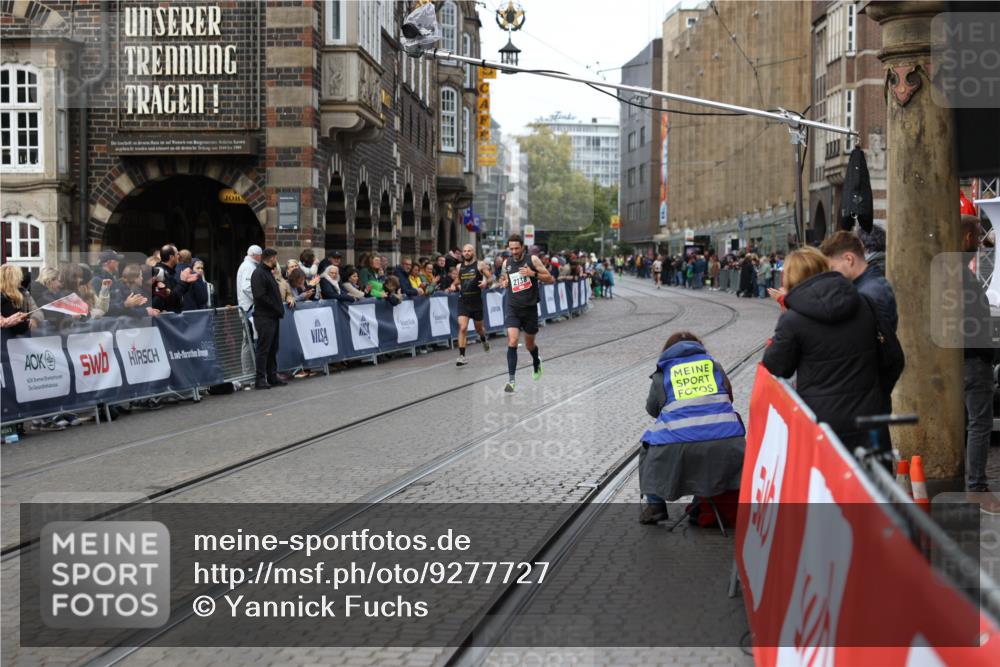 05.10.2025 - 20. swb-Marathon Bremen Yannick Fuchs http://msf.ph/oto/9277727 05.10.2025 12:40:12 Ziel  meine-sportfotos.de