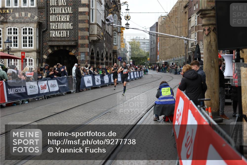 05.10.2025 - 20. swb-Marathon Bremen Yannick Fuchs http://msf.ph/oto/9277738 05.10.2025 12:40:13 Ziel  meine-sportfotos.de