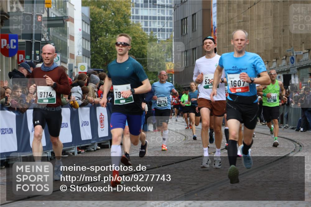 05.10.2025 - 20. swb-Marathon Bremen Strokosch-Dieckow http://msf.ph/oto/9277743 05.10.2025 13:05:21 Ziel 907, 1607, 1641, 2092, 2974, 3819, 4313, 5264, 7831, 7987, 8507, 9114 meine-sportfotos.de