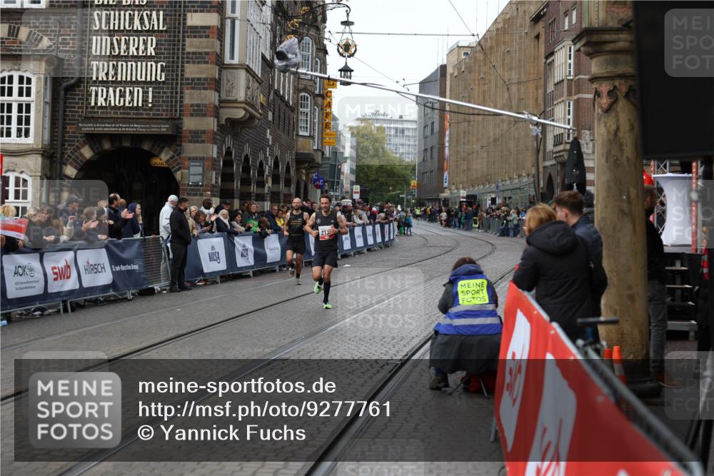 05.10.2025 - 20. swb-Marathon Bremen Yannick Fuchs http://msf.ph/oto/9277761 05.10.2025 12:40:13 Ziel  meine-sportfotos.de
