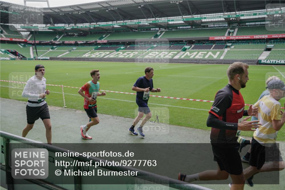 05.10.2025 - 20. swb-Marathon Bremen Michael Burmester http://msf.ph/oto/9277763 05.10.2025 12:57:32 Laufen im Stadion 31, 237, 246, 299, 305, 415, 479, 613, 820, 833, 1317, 1382, 1491, 1595, 1627, 1971, 1977, 2166, 2234, 2240, 2269, 2304, 2436, 2522, 2662, 3396, 3471, 3591, 3798, 3813, 3969, 3977, 4089, 4102, 4401, 4484, 4496, 4821, 5100, 5104, 5149, 5503, 5645, 5664, 6250, 6267, 6372, 6486, 6493, 6510, 6525, 6534, 6535, 6768, 7017, 7086, 7371, 7390, 7546, 7578, 7731, 7911, 7940, 8023, 8128, 8479, 8801, 8903, 8964, 8973, 8993, 9129, 9983, 11658, 591, 1161, 2571, 3606, 5255 meine-sportfotos.de