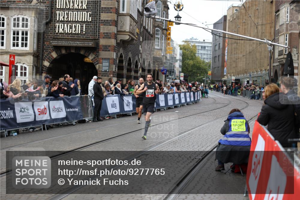 05.10.2025 - 20. swb-Marathon Bremen Yannick Fuchs http://msf.ph/oto/9277765 05.10.2025 12:40:13 Ziel  meine-sportfotos.de