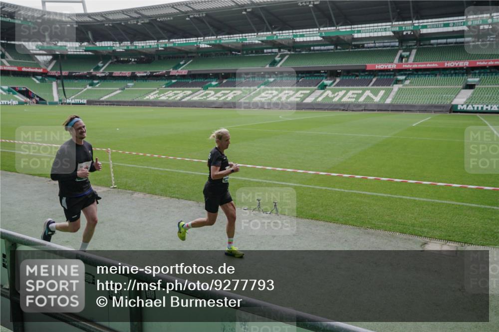 05.10.2025 - 20. swb-Marathon Bremen Michael Burmester http://msf.ph/oto/9277793 05.10.2025 12:57:36 Laufen im Stadion 31, 237, 246, 299, 305, 415, 479, 613, 820, 833, 1317, 1382, 1491, 1627, 1971, 1977, 2166, 2234, 2240, 2269, 2304, 2436, 2522, 2662, 3396, 3471, 3591, 3798, 3813, 3969, 3977, 4089, 4102, 4287, 4401, 4484, 4496, 4747, 4821, 5100, 5104, 5149, 5503, 5562, 5645, 5664, 5728, 6250, 6267, 6317, 6372, 6486, 6493, 6510, 6525, 6534, 6535, 6768, 6999, 7053, 7086, 7371, 7390, 7546, 7578, 7731, 7911, 7940, 8023, 8128, 8801, 8903, 8964, 8973, 8993, 9129, 9983, 11658, 299, 479, 1161, 1595 meine-sportfotos.de