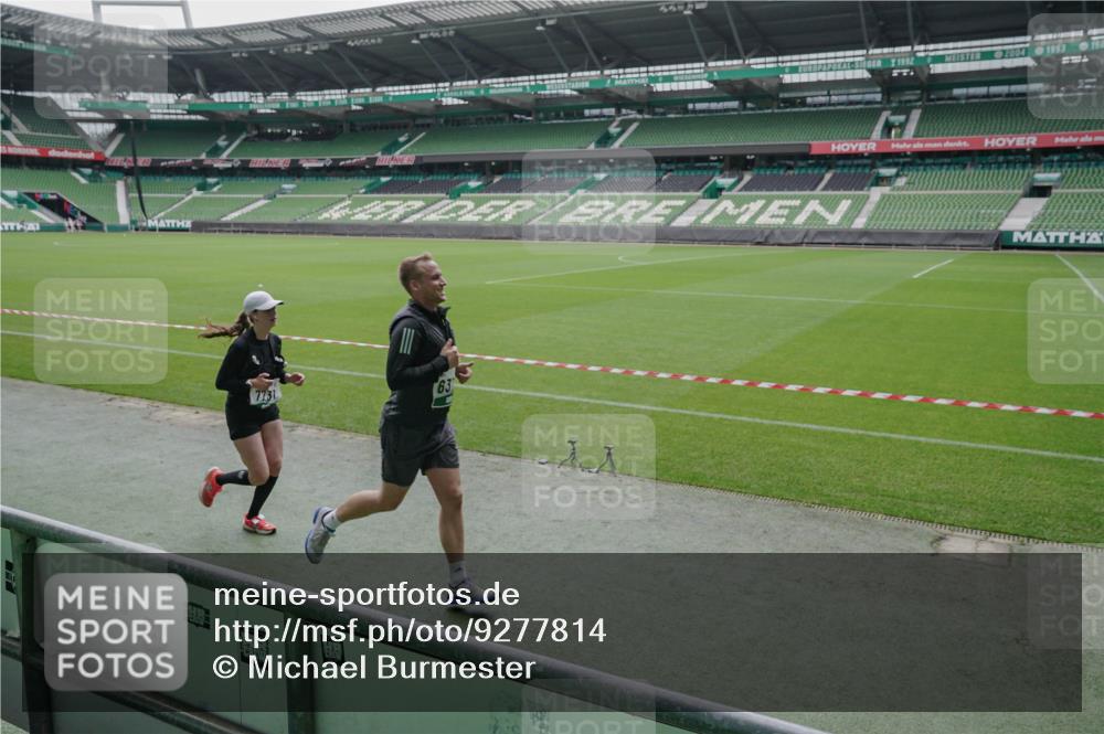 05.10.2025 - 20. swb-Marathon Bremen Michael Burmester http://msf.ph/oto/9277814 05.10.2025 12:57:40 Laufen im Stadion 237, 246, 305, 415, 613, 820, 833, 1317, 1382, 1491, 1971, 2166, 2234, 2240, 2269, 2304, 2436, 2522, 2662, 3396, 3591, 3798, 3813, 3969, 3977, 4089, 4102, 4287, 4401, 4496, 4747, 4821, 5100, 5104, 5149, 5503, 5562, 5645, 5664, 5728, 6161, 6250, 6267, 6317, 6372, 6486, 6510, 6525, 6534, 6535, 6768, 6999, 7053, 7086, 7371, 7390, 7546, 7578, 7588, 7731, 7911, 7940, 8023, 8128, 8801, 8827, 8903, 8964, 8973, 8993, 9129, 9983, 11658, 31, 299, 479, 1161, 1595, 1627 meine-sportfotos.de