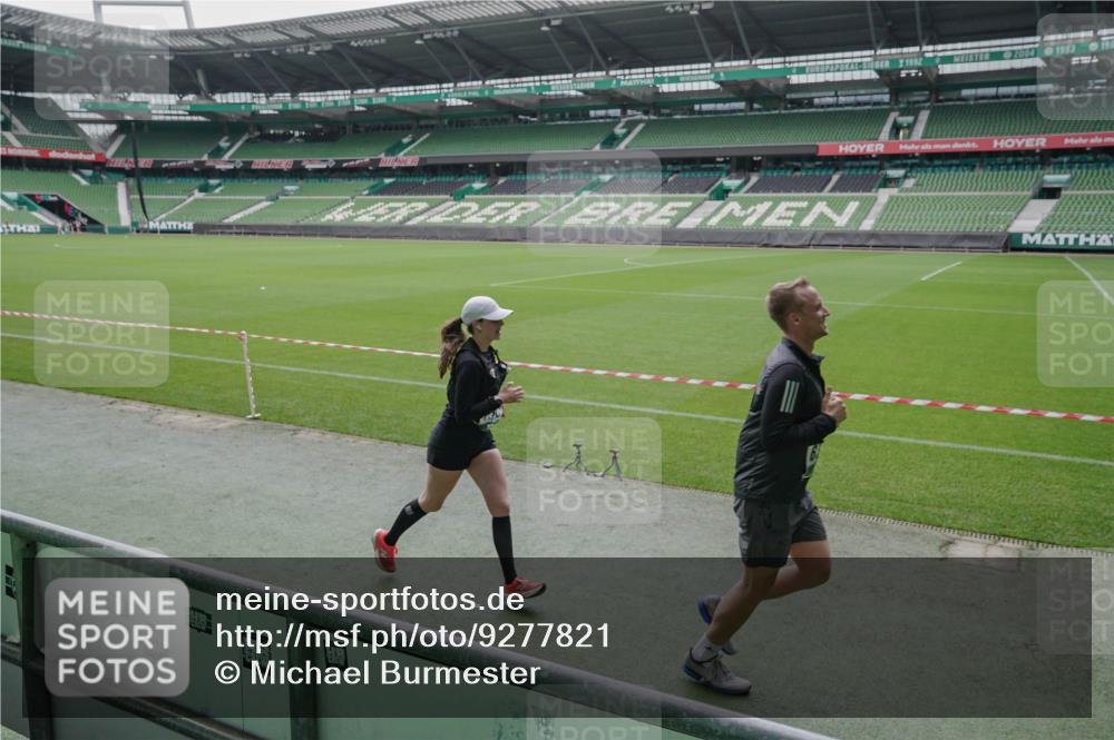05.10.2025 - 20. swb-Marathon Bremen Michael Burmester http://msf.ph/oto/9277821 05.10.2025 12:57:41 Laufen im Stadion 237, 246, 305, 415, 613, 820, 833, 1317, 1382, 1491, 1971, 2166, 2234, 2240, 2269, 2304, 2436, 2522, 2662, 3396, 3591, 3798, 3813, 3969, 3977, 4089, 4102, 4287, 4401, 4496, 4747, 4821, 5100, 5104, 5149, 5503, 5562, 5645, 5664, 5728, 6161, 6250, 6267, 6317, 6372, 6486, 6510, 6525, 6534, 6535, 6768, 6999, 7053, 7086, 7371, 7390, 7546, 7578, 7588, 7731, 7911, 7940, 8023, 8128, 8801, 8827, 8903, 8964, 8973, 8993, 9129, 9151, 9983, 11658, 31, 299, 479, 1161, 1595, 1627 meine-sportfotos.de