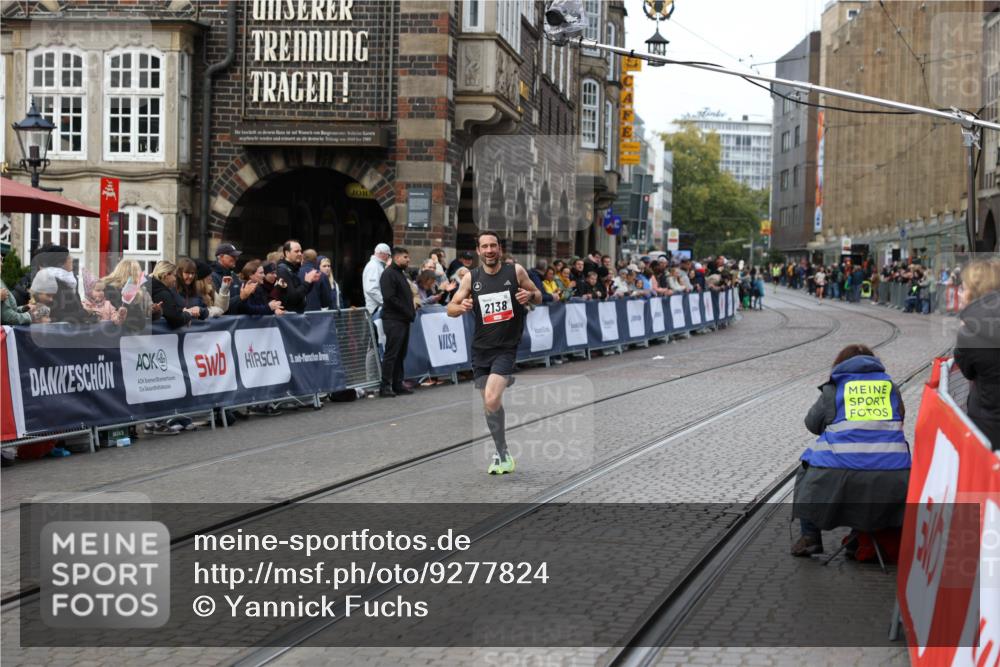 05.10.2025 - 20. swb-Marathon Bremen Yannick Fuchs http://msf.ph/oto/9277824 05.10.2025 12:40:14 Ziel 2138 meine-sportfotos.de