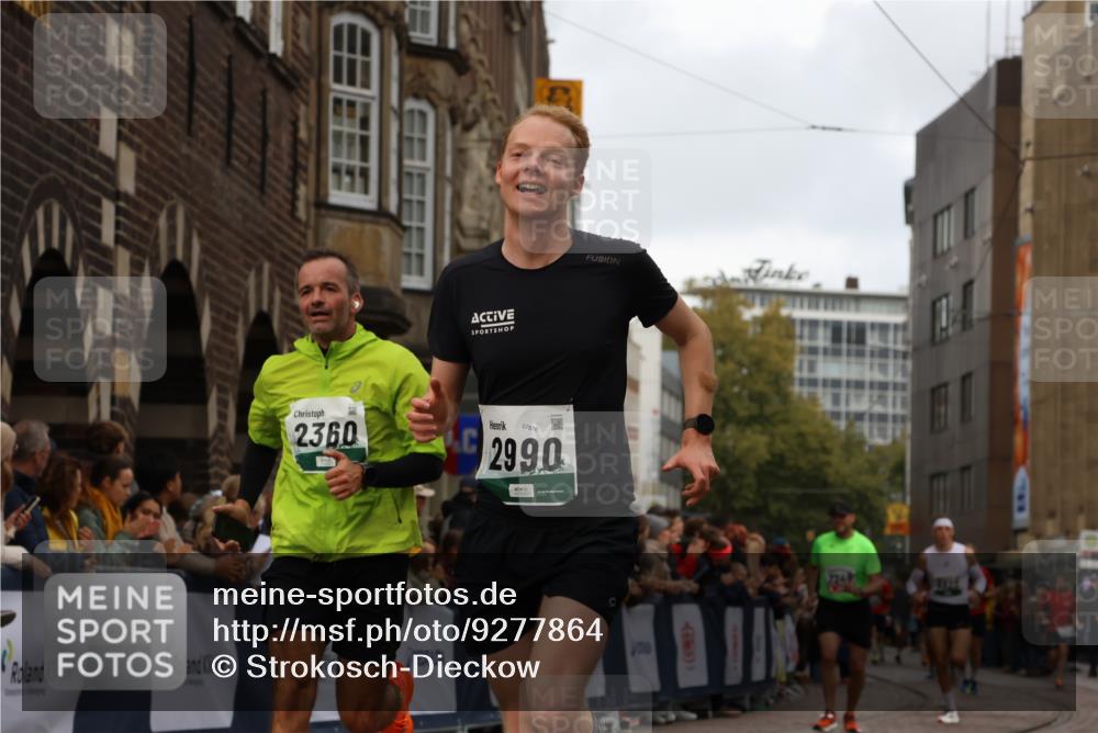 05.10.2025 - 20. swb-Marathon Bremen Strokosch-Dieckow http://msf.ph/oto/9277864 05.10.2025 13:05:32 Ziel 2249, 2360, 2990, 6251, 8923 meine-sportfotos.de
