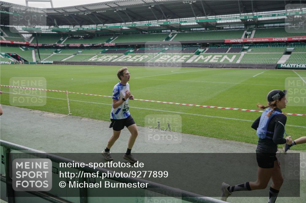 05.10.2025 - 20. swb-Marathon Bremen Michael Burmester http://msf.ph/oto/9277899 05.10.2025 12:57:51 Laufen im Stadion 237, 305, 415, 613, 820, 833, 846, 1317, 1382, 1491, 2158, 2166, 2234, 2240, 2304, 2522, 2648, 2662, 2893, 3396, 3591, 3798, 3813, 3969, 3977, 4089, 4102, 4287, 4389, 4401, 4446, 4496, 4747, 4821, 5100, 5149, 5163, 5313, 5503, 5562, 5645, 5664, 5728, 6161, 6267, 6317, 6326, 6372, 6486, 6525, 6534, 6535, 6768, 6999, 7053, 7371, 7588, 7731, 7911, 7940, 8023, 8091, 8113, 8128, 8576, 8801, 8827, 8903, 8964, 8993, 9151, 9983, 11658, 31, 246, 299, 305, 479, 1595, 1627 meine-sportfotos.de